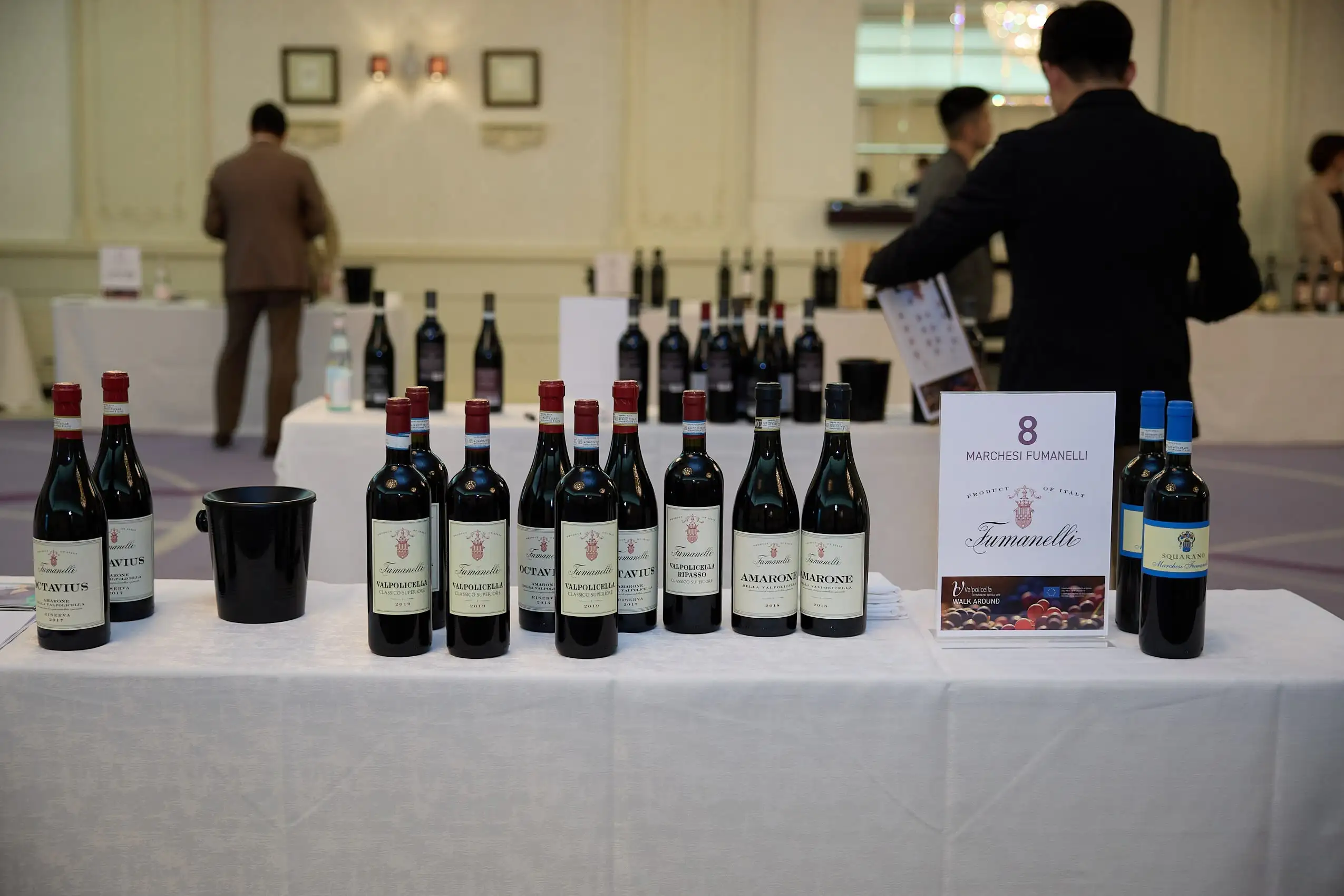 Esposizione vini Fumanelli durante evento internazionale