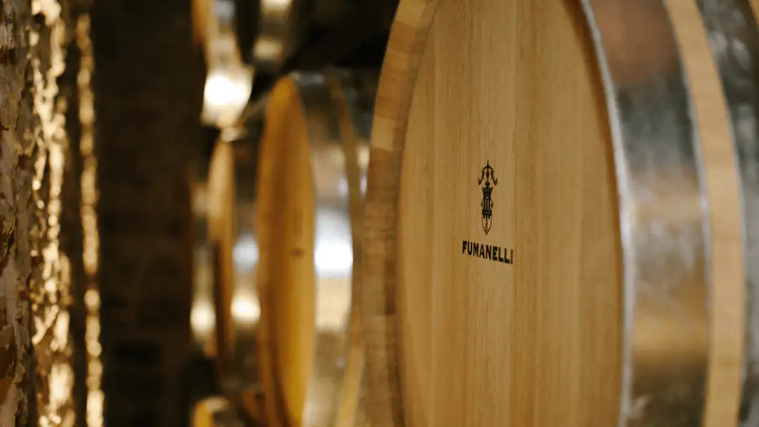 Botti di rovere Fumanelli per l’affinamento del vino in cantina storica