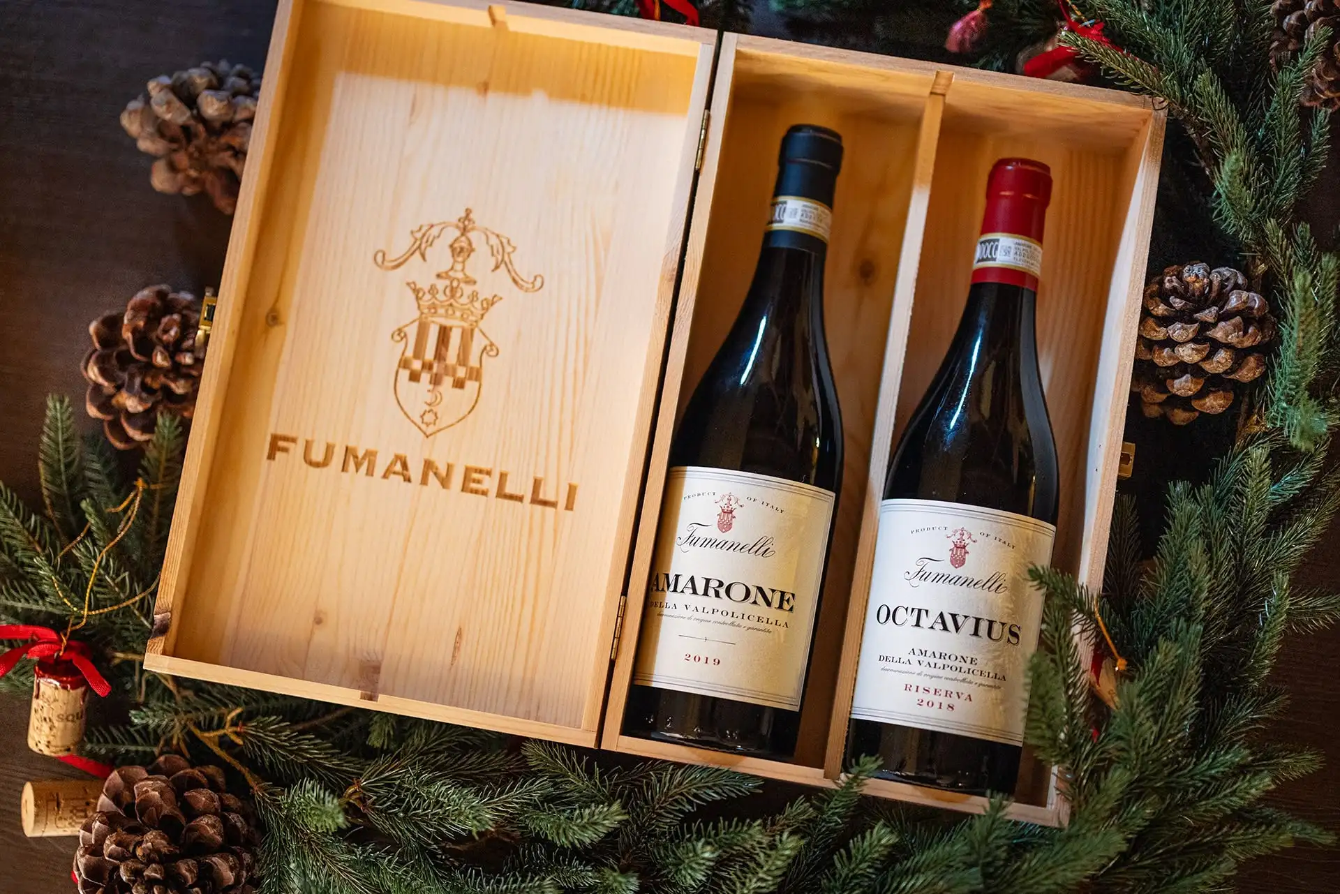 Confezione regalo di vini Fumanelli con Amarone e Octavius in cassetta di legno
